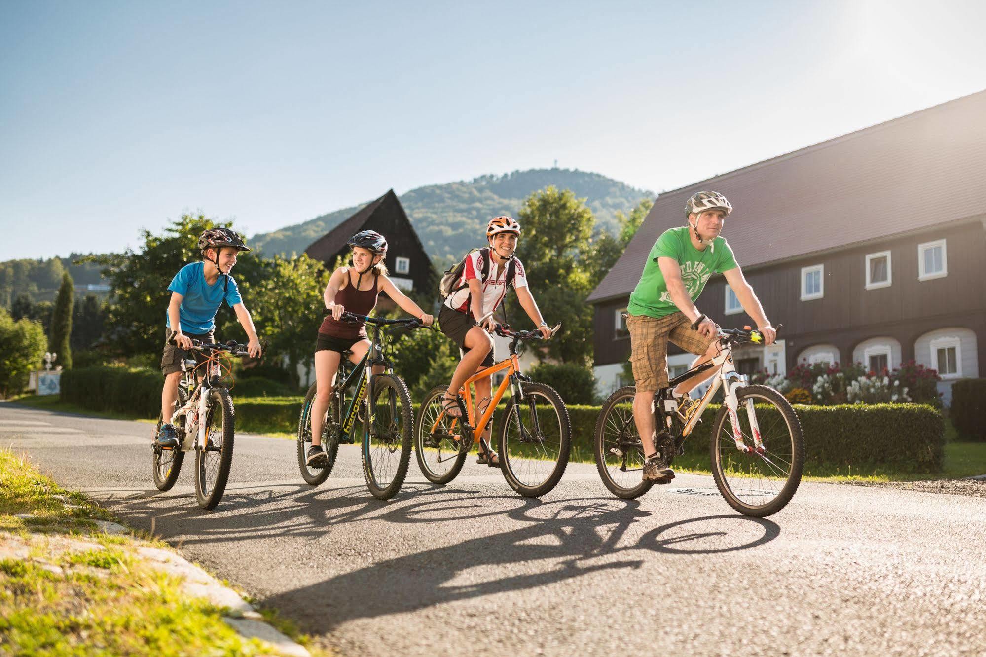 База отдыха Trixi Park Zittauer Gebirge - Ferienhaeuser, Und